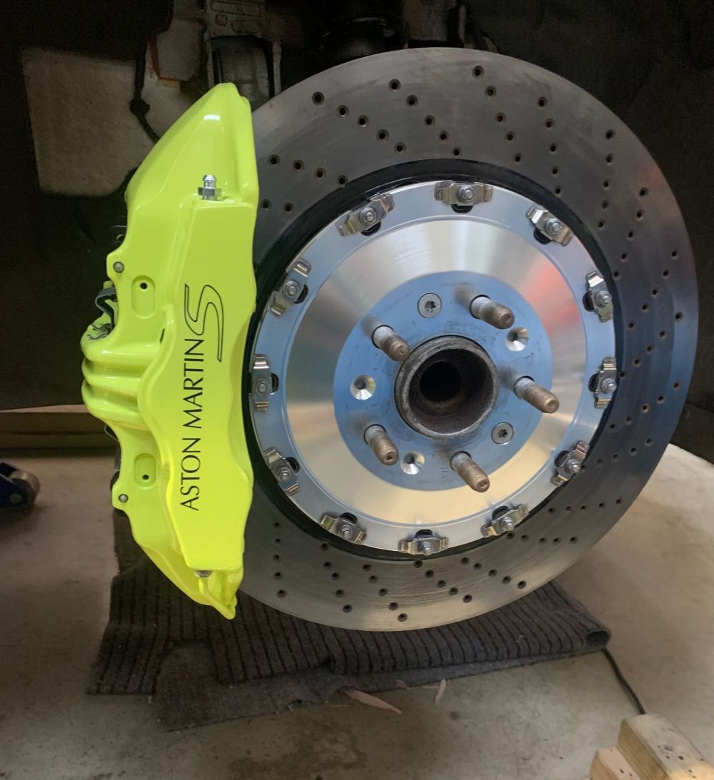 Lime green six-pot S calliper with spacing bracket for Aston Martin DB9 and Vantage